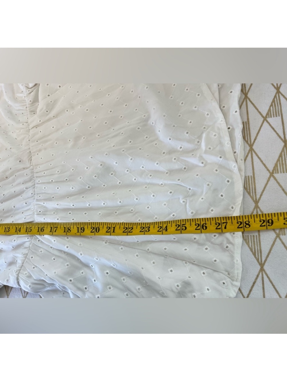 Torrid NWT Eyelet White Peplum Blouse with V-Neckline and Billowy Sleeves Sz 1X - Picture 9 of 12